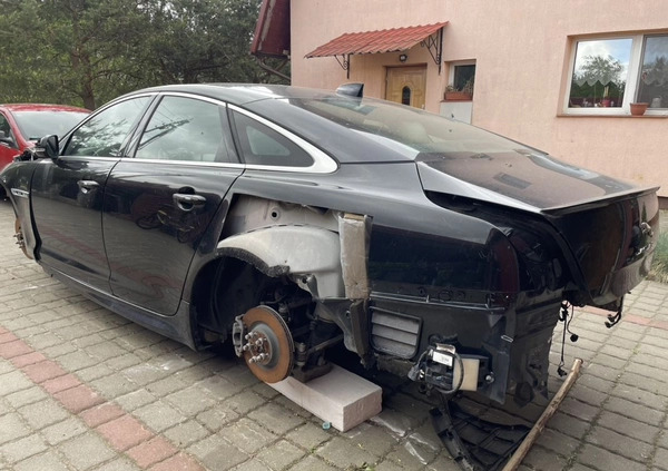 Jaguar XJ cena 24999 przebieg: 38000, rok produkcji 2016 z Tuchola małe 211